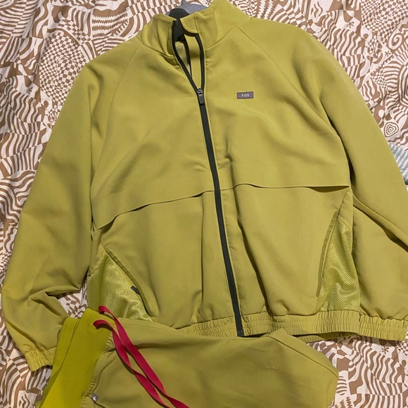 FIGS | limeade Sydney scrub jacket | medium - Picture 2 of 2